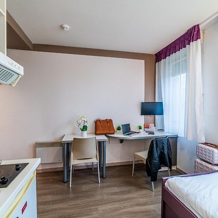 Montempô apparthotel Lyon Vénissieux Esterno foto