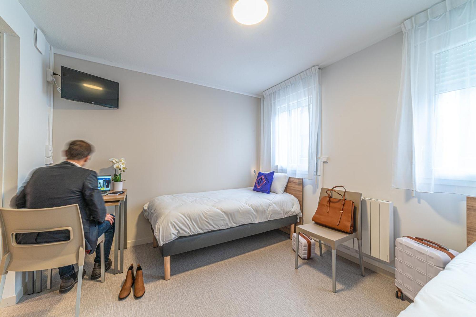 Montempô apparthotel Lyon Vénissieux Esterno foto