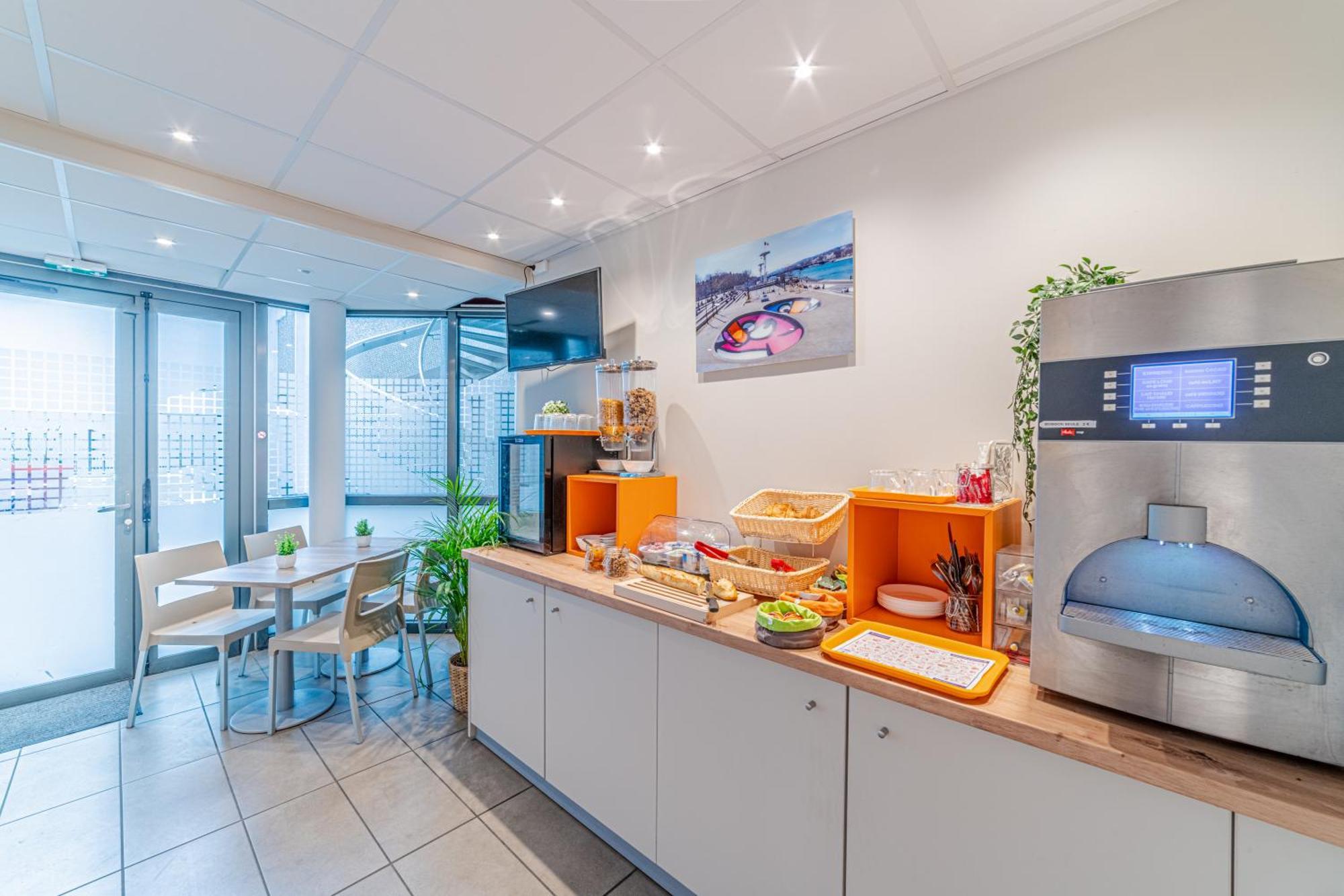 Montempô apparthotel Lyon Vénissieux Esterno foto