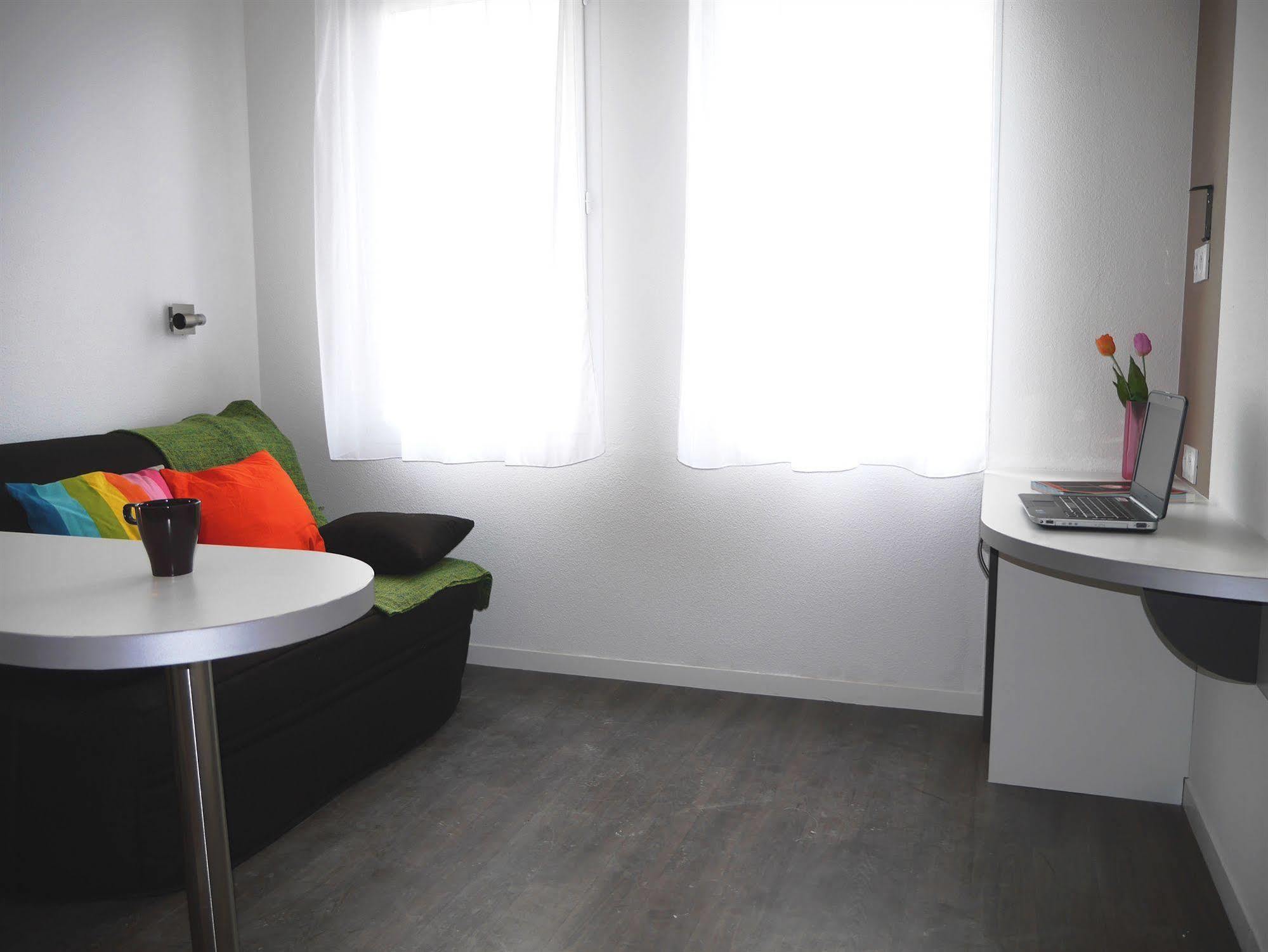 Montempô apparthotel Lyon Vénissieux Esterno foto