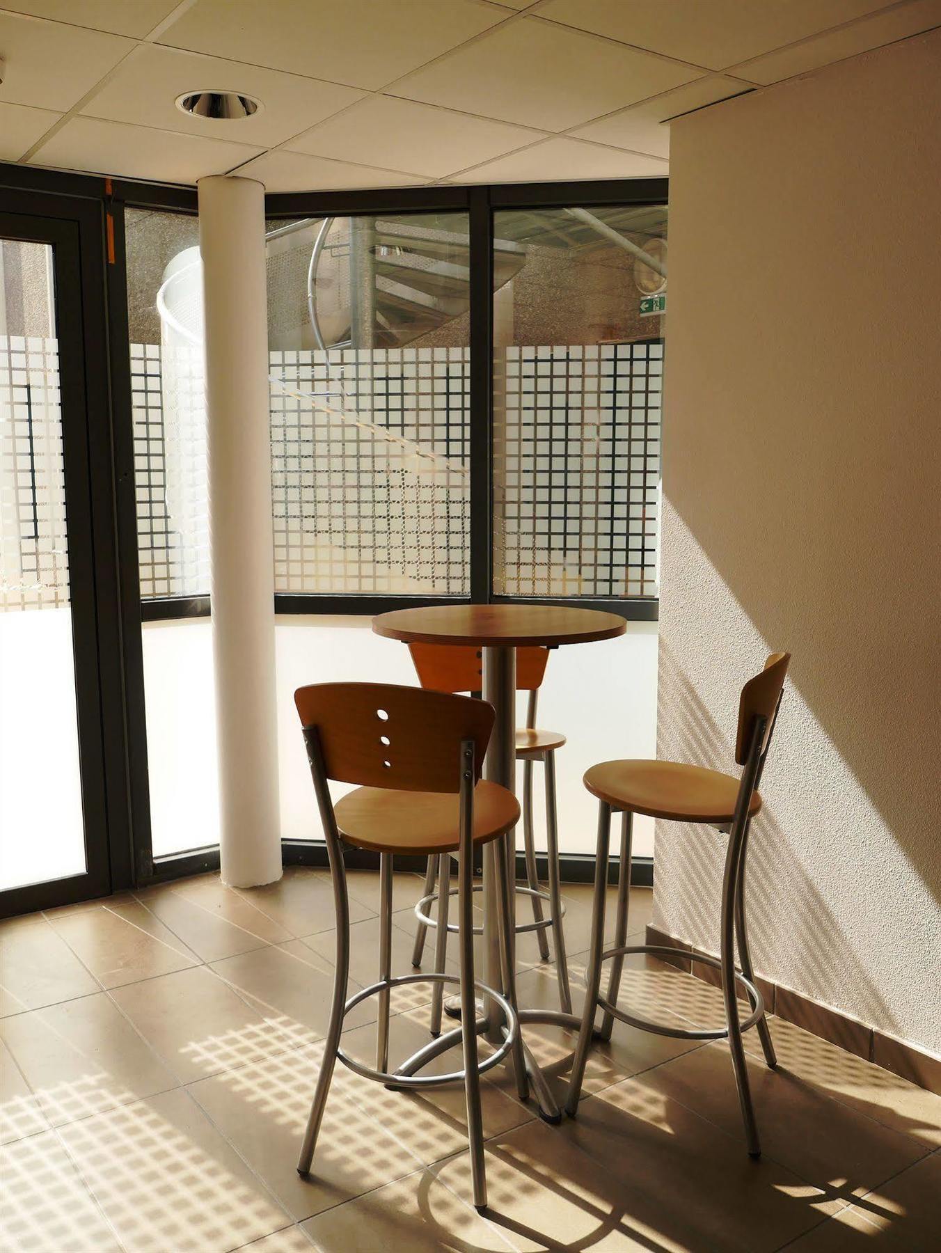Montempô apparthotel Lyon Vénissieux Esterno foto